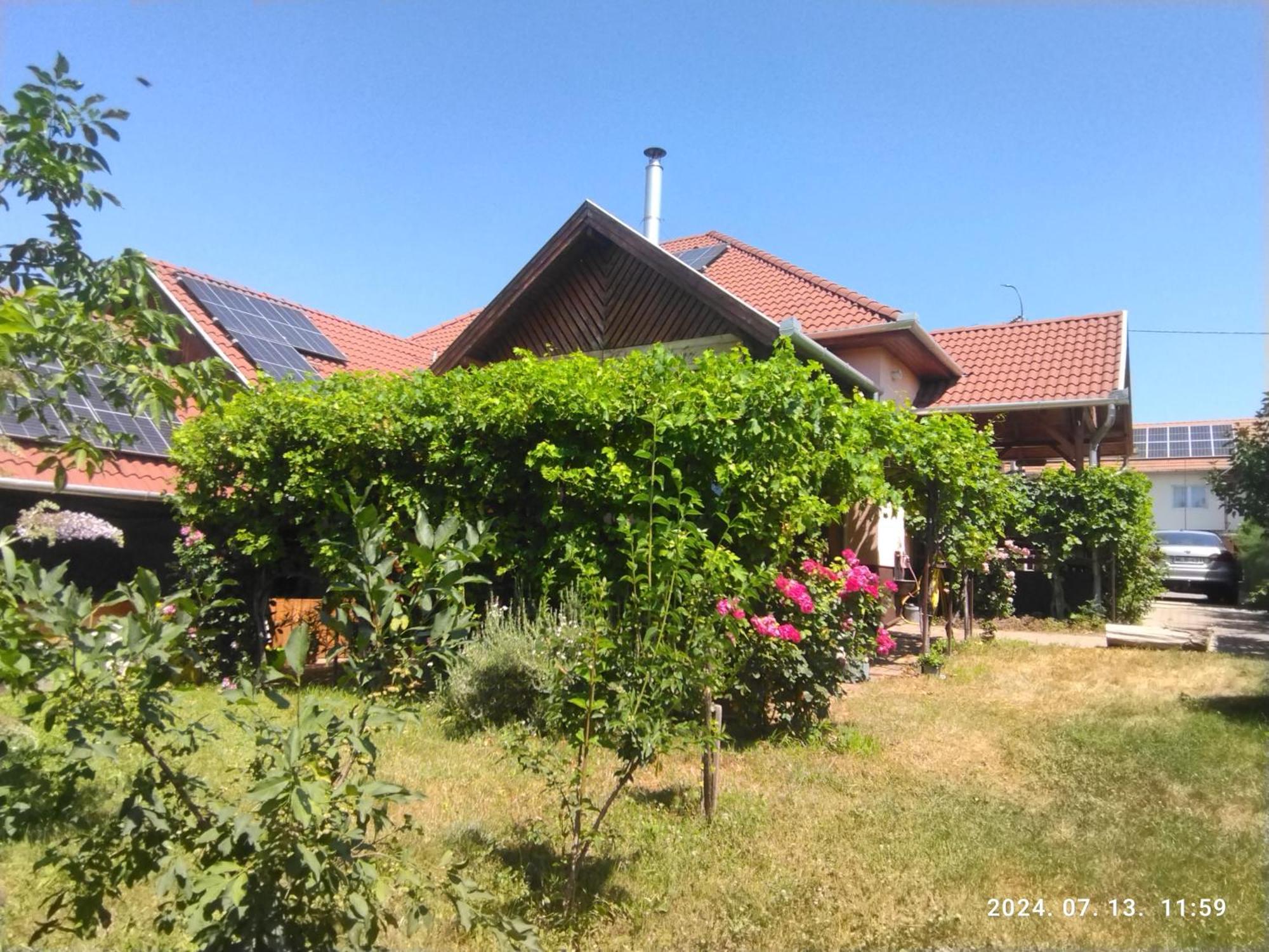Var-Liget Vendeghaz Kisnána Exterior foto